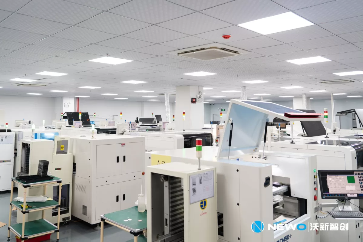 In-house SMT production equipment at Smartnewo